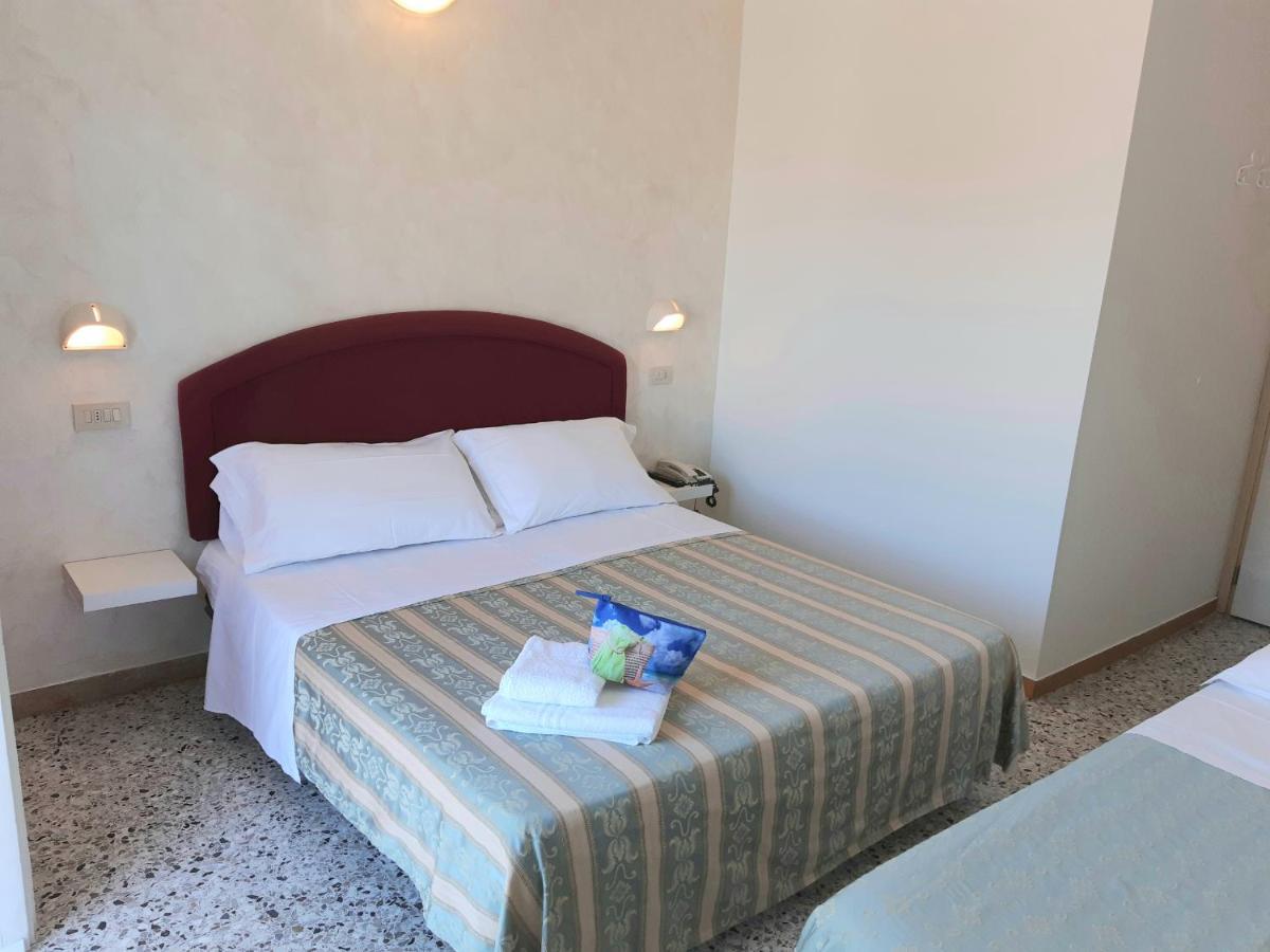 Hotel Raul Ричоне Екстериор снимка