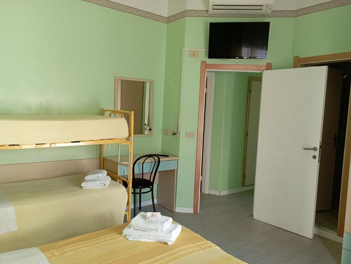 Hotel Raul Ричоне Екстериор снимка