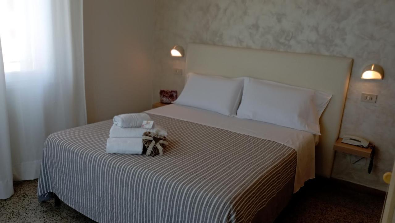 Hotel Raul Ричоне Екстериор снимка